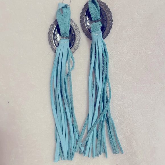 Blue concho earrings with leather - Picture 2 of 3